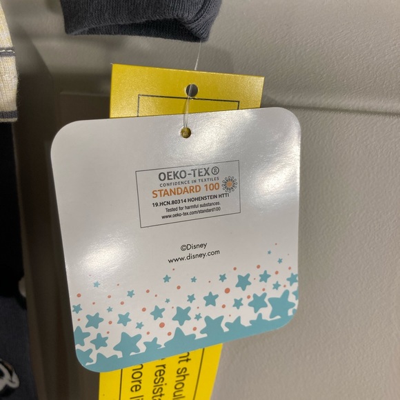 Mickey and Pluto pajamas - Picture 5 of 8